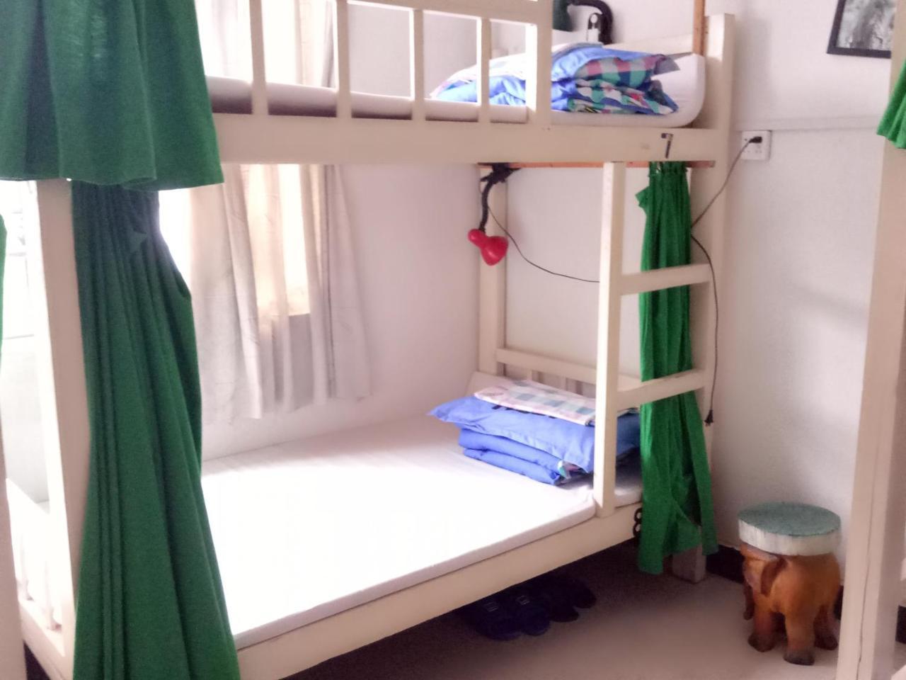 En Attendant Godot Youth Hostel Яншо Экстерьер фото