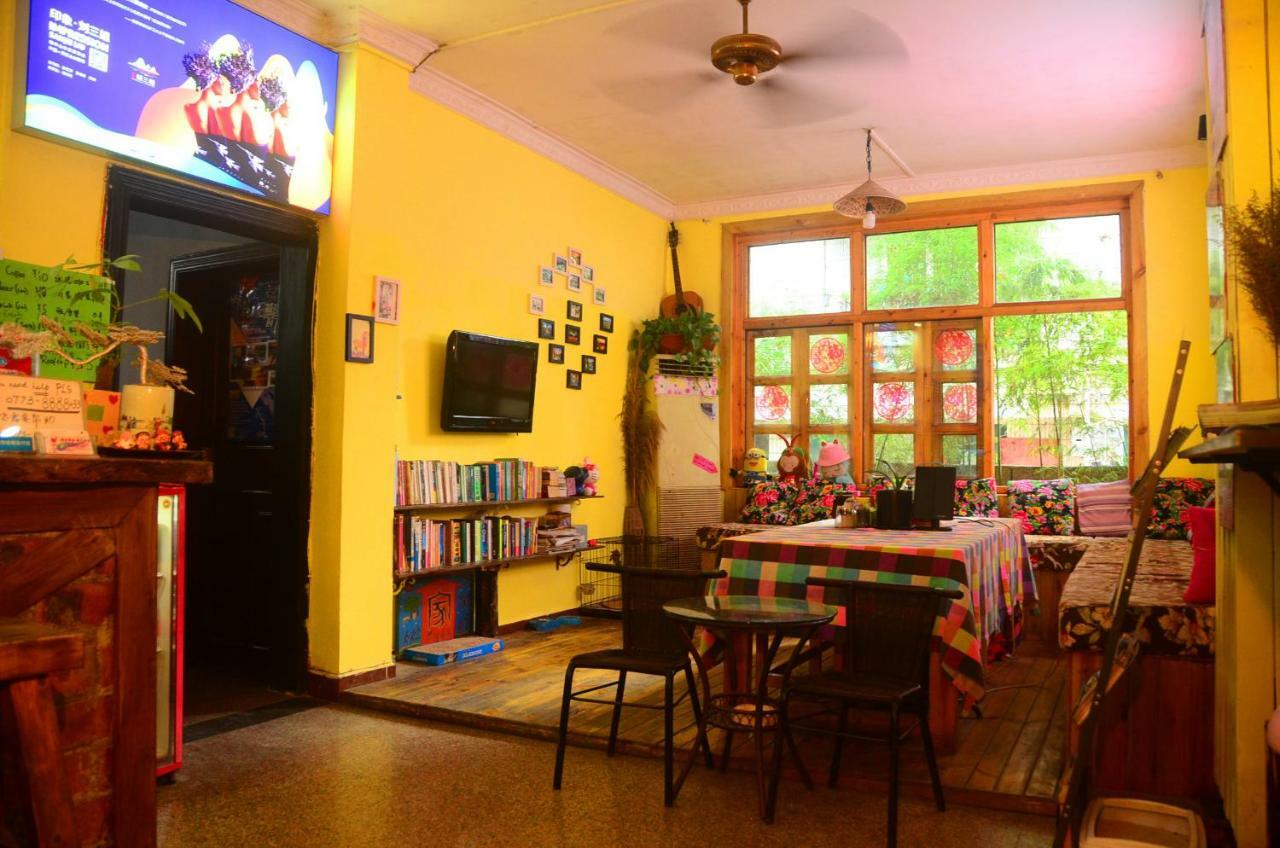 En Attendant Godot Youth Hostel Яншо Экстерьер фото