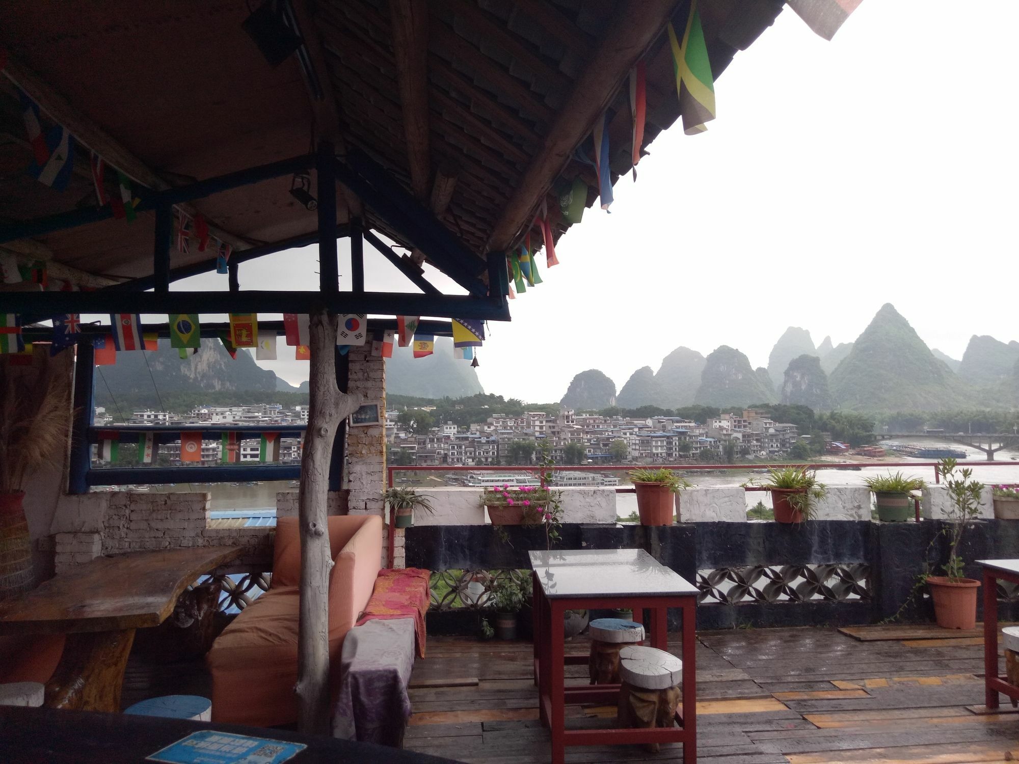 En Attendant Godot Youth Hostel Яншо Экстерьер фото